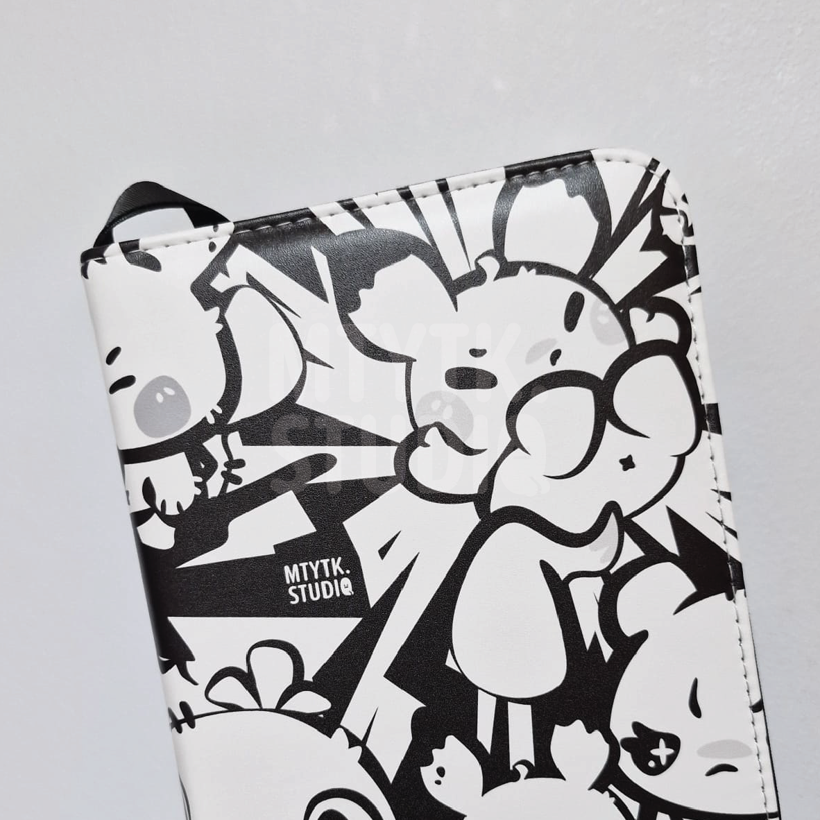 *PREORDER* Lineart B/W 4 Slot Pocket Card Binder