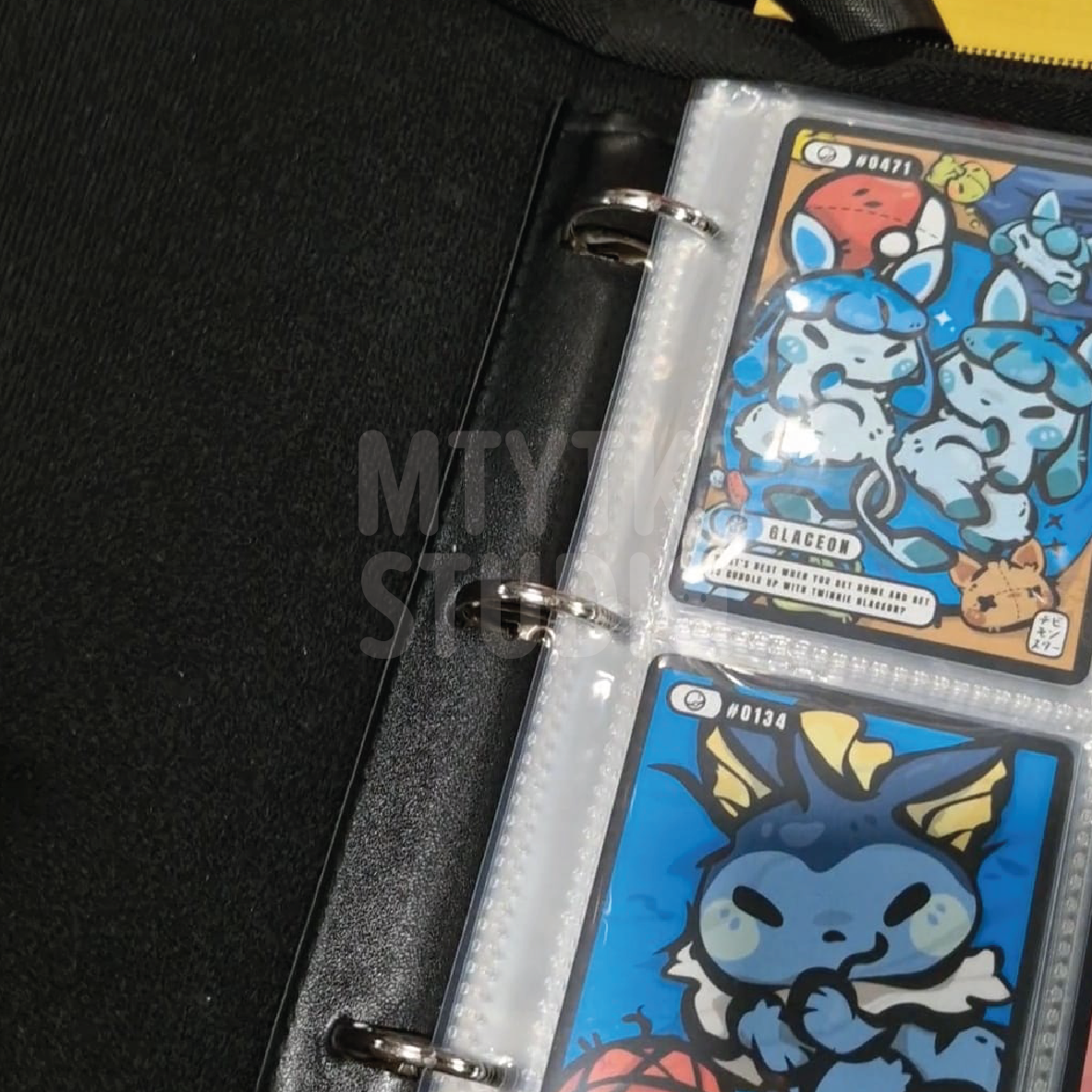 *PREORDER* Lineart B/W 4 Slot Pocket Card Binder